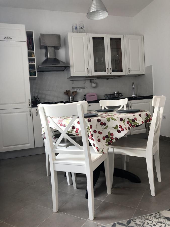 Apartment Tomas Kaštela Eksteriør bilde